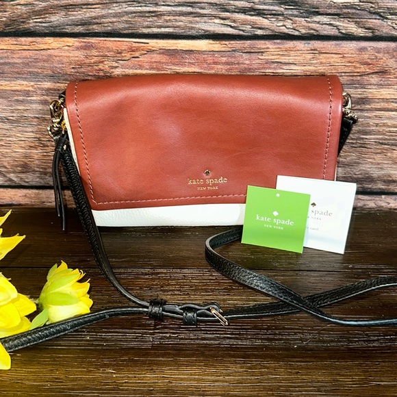 kate spade Handbags - NWT Kate Spade New York Cobble Hill Taryn Crossbody!